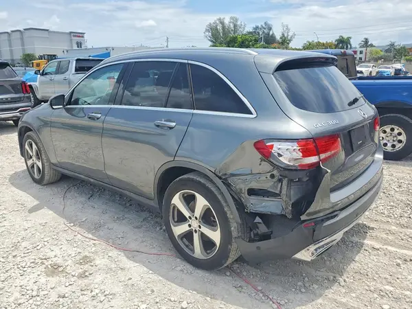 WDC0G4KB3GF098749 2016 MERCEDES-BENZ GLC - Image 2