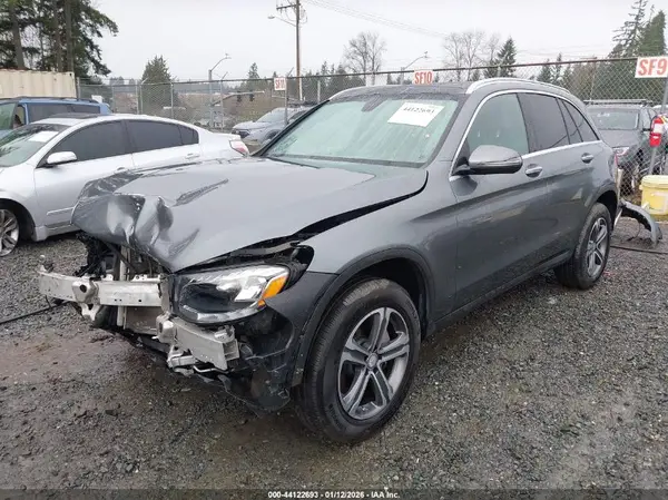 WDC0G4KB3HF158658 2017 MERCEDES-BENZ GLC - Image 2