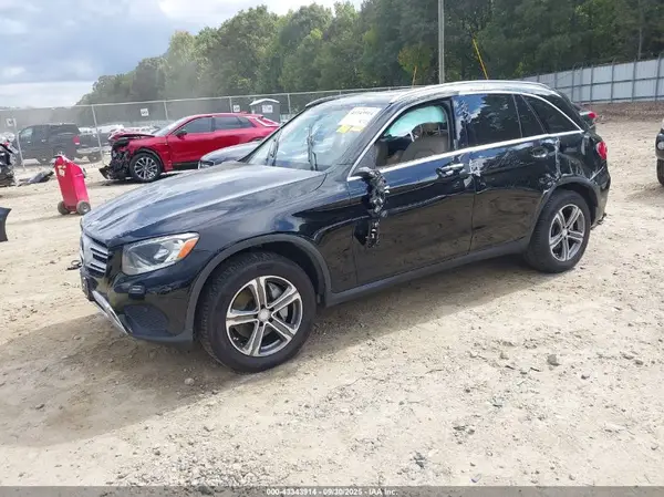 WDC0G4KB3HF198531 2017 MERCEDES-BENZ GLC - Image 2