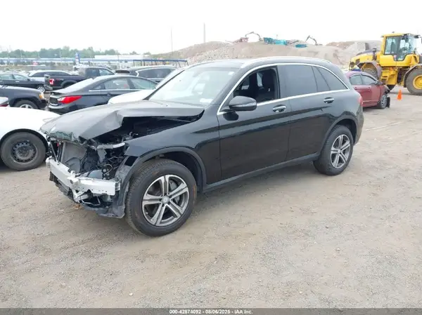 WDC0G4KB3HF201184 2017 MERCEDES-BENZ GLC - Image 2