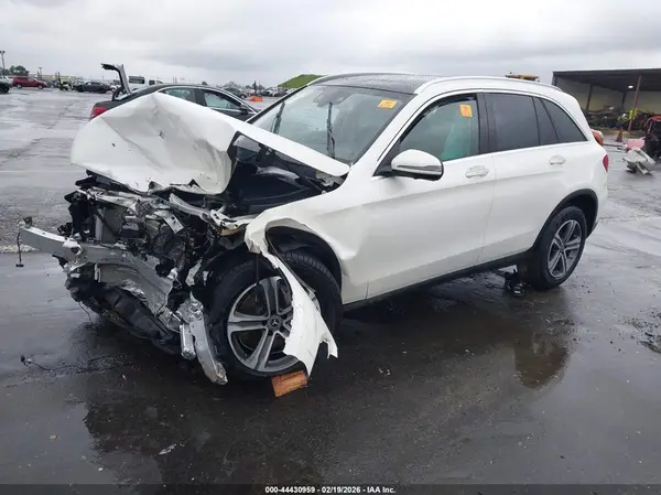 WDC0G4KB3JV019576 2018 MERCEDES-BENZ GLC - Image 2