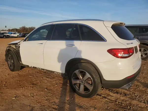 WDC0G4KB3JV026057 2018 MERCEDES-BENZ GLC - Image 2