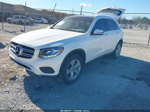 WDC0G4KB3JV059012 2018 MERCEDES-BENZ GLC - Image 2