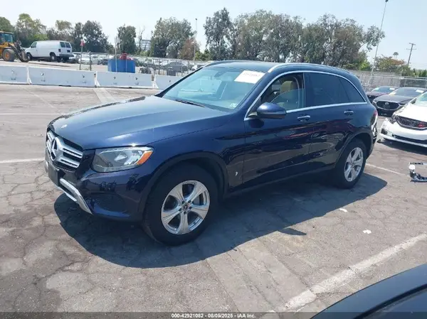 WDC0G4KB3JV063092 2018 MERCEDES-BENZ GLC - Image 2