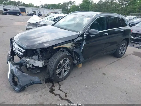WDC0G4KB3JV068471 2018 MERCEDES-BENZ GLC - Image 2