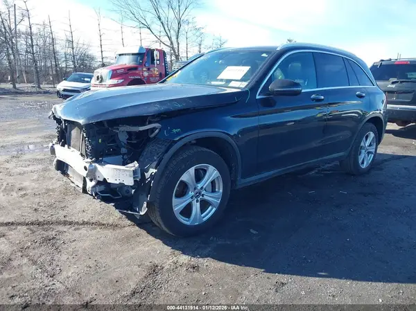 WDC0G4KB3JV073685 2018 MERCEDES-BENZ GLC - Image 2
