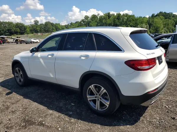 WDC0G4KB3JV097372 2018 MERCEDES-BENZ GLC - Image 2