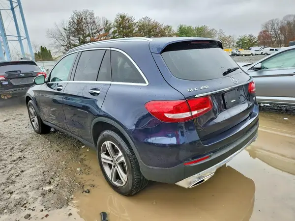 WDC0G4KB3KF572871 2019 MERCEDES-BENZ GLC - Image 2