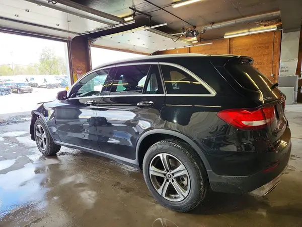 WDC0G4KB3KF584146 2019 MERCEDES-BENZ GLC - Image 2