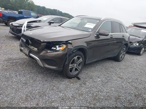 WDC0G4KB4GF110228 2016 MERCEDES-BENZ GLC - Image 2