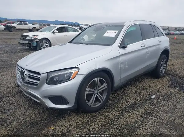WDC0G4KB4HF150231 2017 MERCEDES-BENZ GLC - Image 2
