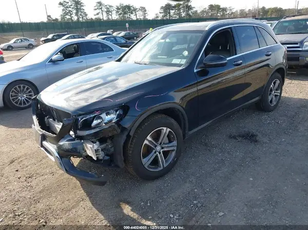 WDC0G4KB4HF175260 2017 MERCEDES-BENZ GLC - Image 2