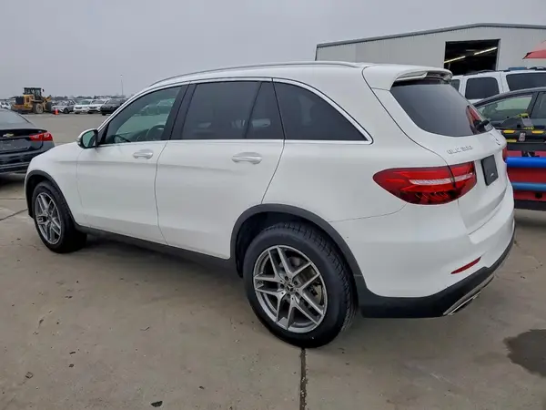 WDC0G4KB4HF265721 2017 MERCEDES-BENZ GLC - Image 2