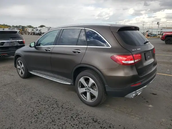 WDC0G4KB4HF279389 2017 MERCEDES-BENZ GLC - Image 2