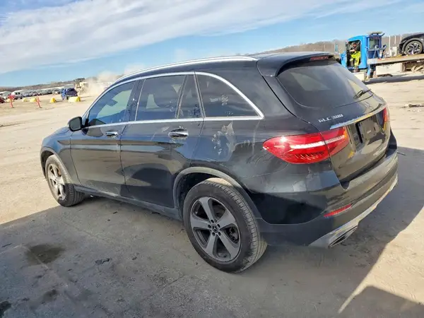 WDC0G4KB4JV016069 2018 MERCEDES-BENZ GLC - Image 2