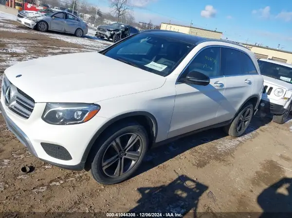 WDC0G4KB4JV036600 2018 MERCEDES-BENZ GLC - Image 2