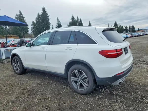 WDC0G4KB4JV047693 2018 MERCEDES-BENZ GLC - Image 2