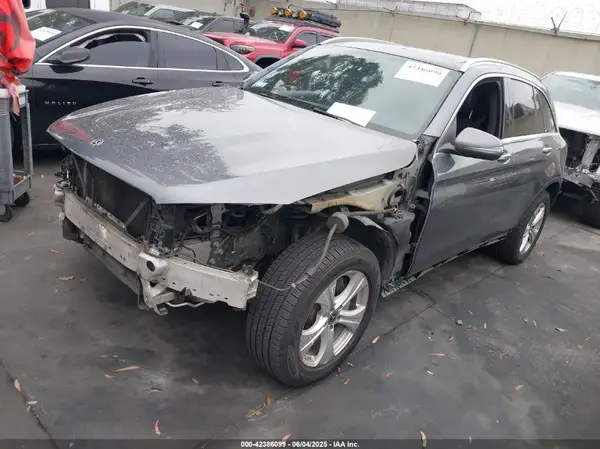 WDC0G4KB4JV051548 2018 MERCEDES-BENZ GLC - Image 2
