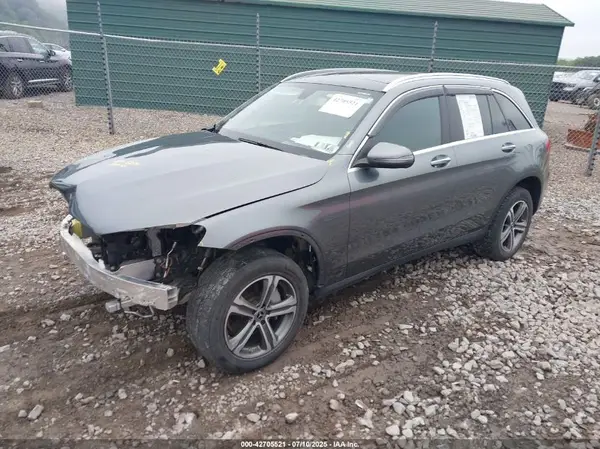 WDC0G4KB4JV058855 2018 MERCEDES-BENZ GLC - Image 2