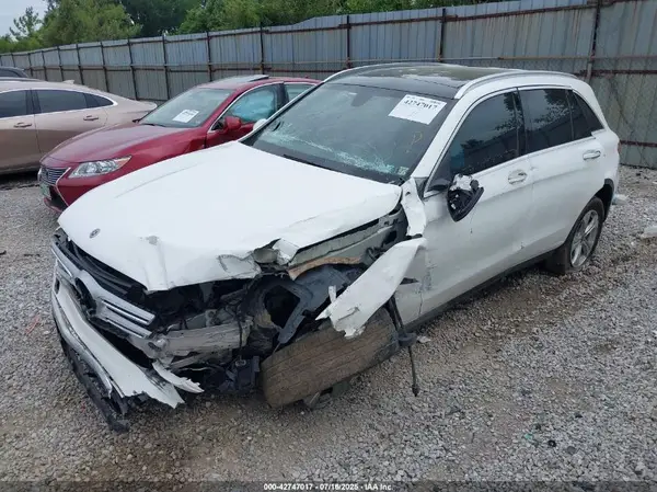 WDC0G4KB4JV076465 2018 MERCEDES-BENZ GLC - Image 2