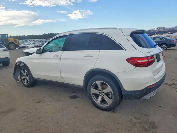 WDC0G4KB4JV076594 2018 MERCEDES-BENZ GLC - Image 2