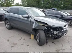 WDC0G4KB4KF660263 2019 MERCEDES-BENZ GLC