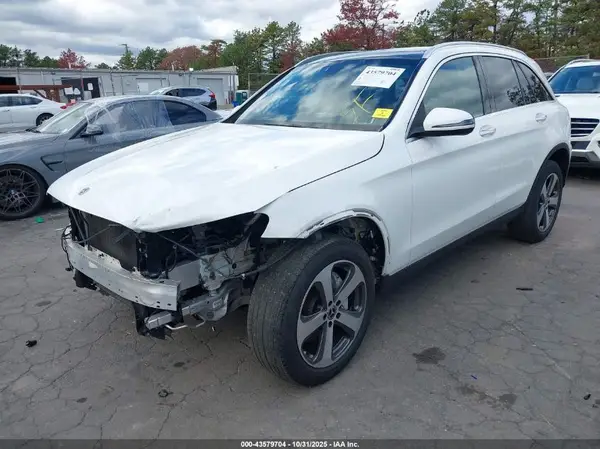 WDC0G4KB4KV120076 2019 MERCEDES-BENZ GLC - Image 2