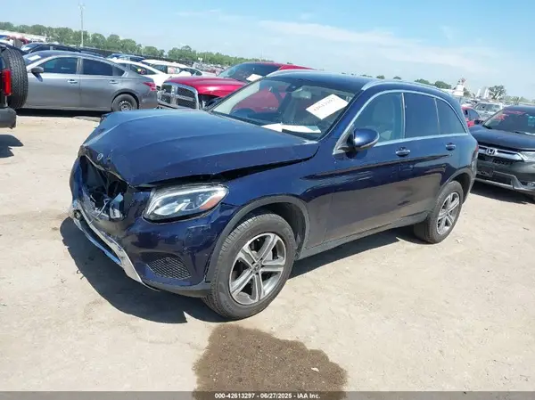 WDC0G4KB4KV196851 2019 MERCEDES-BENZ GLC - Image 2