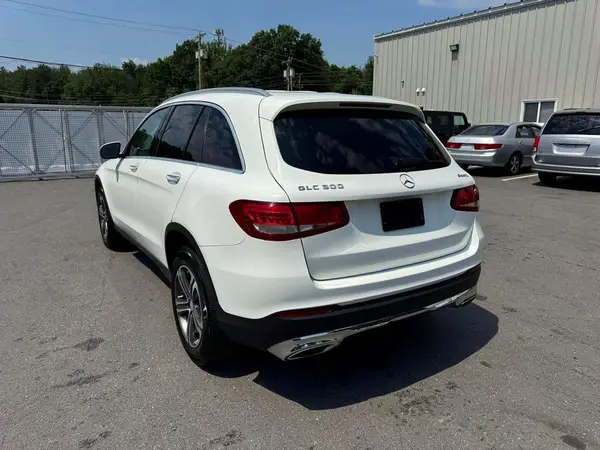 WDC0G4KB5GF035412 2016 MERCEDES-BENZ GLC - Image 2