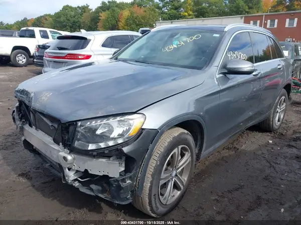 WDC0G4KB5GF082598 2016 MERCEDES-BENZ GLC - Image 2