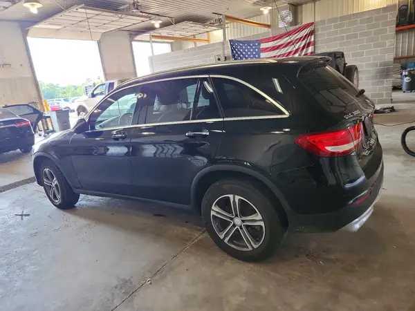 WDC0G4KB5GF098381 2016 MERCEDES-BENZ GLC - Image 2