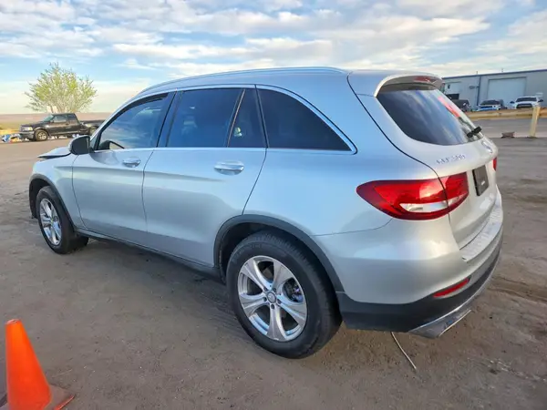 WDC0G4KB5GF098431 2016 MERCEDES-BENZ GLC - Image 2
