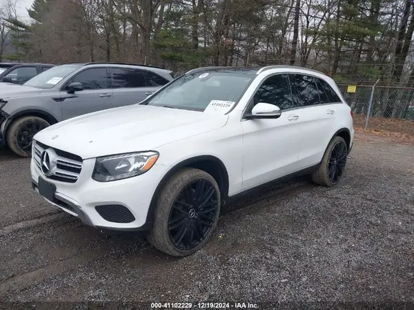 WDC0G4KB5GF098865 2016 MERCEDES-BENZ GLC - Image 2