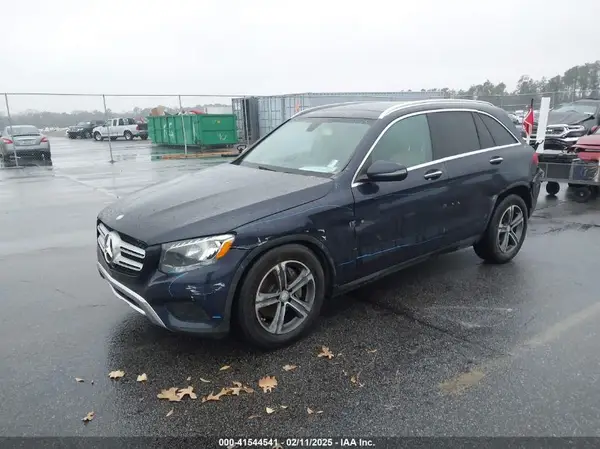 WDC0G4KB5HF165854 2017 MERCEDES-BENZ GLC - Image 2