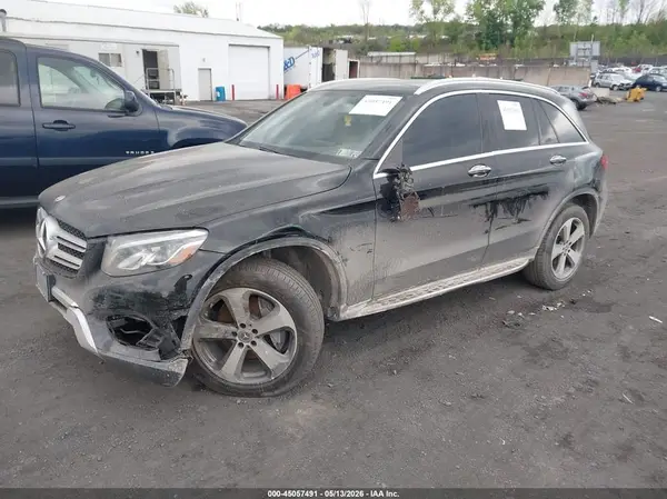 WDC0G4KB5HV007004 2017 MERCEDES-BENZ GLC - Image 2