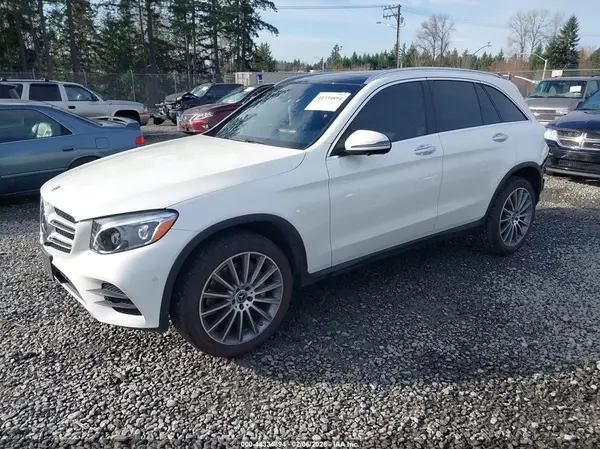 WDC0G4KB5JF402252 2018 MERCEDES-BENZ GLC - Image 2