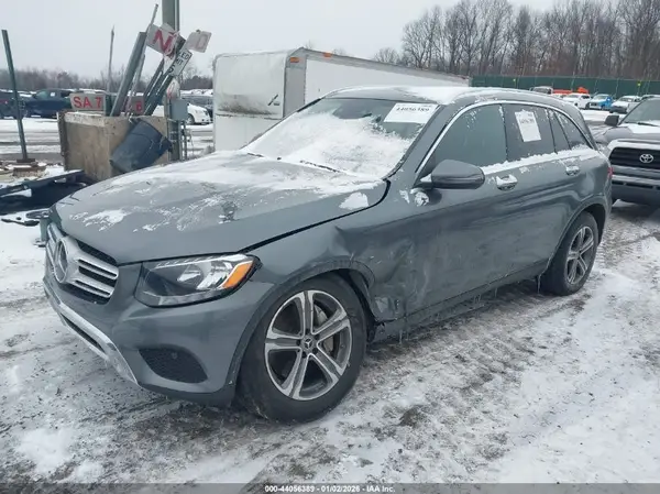 WDC0G4KB5JF475637 2018 MERCEDES-BENZ GLC - Image 2
