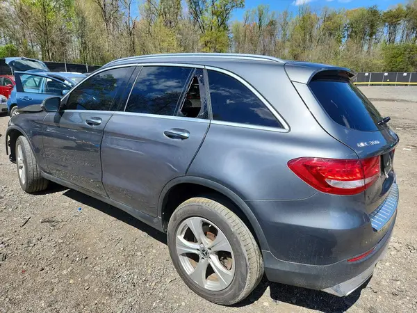 WDC0G4KB5JV018400 2018 MERCEDES-BENZ GLC - Image 2