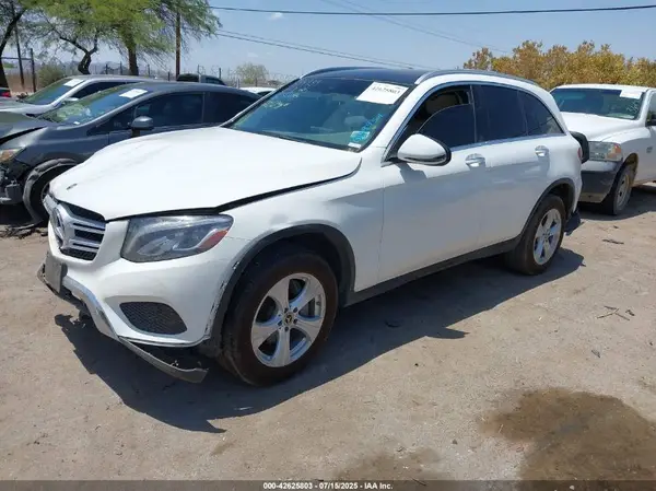 WDC0G4KB5JV049954 2018 MERCEDES-BENZ GLC - Image 2