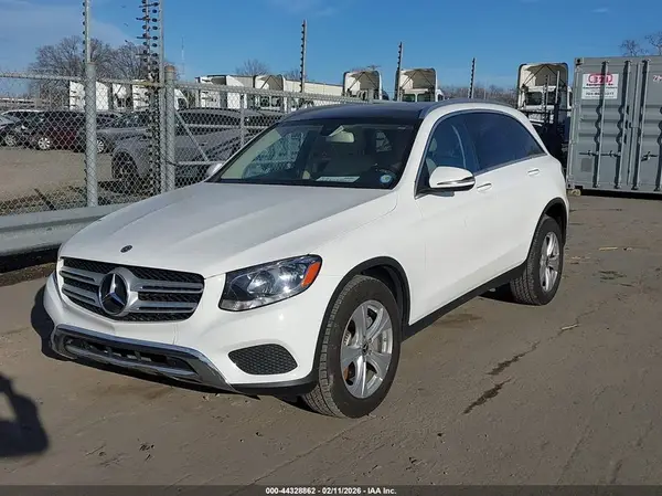 WDC0G4KB5JV058623 2018 MERCEDES-BENZ GLC - Image 2