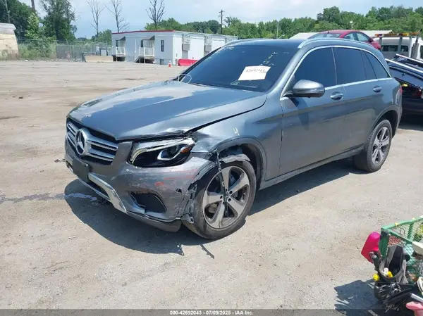 WDC0G4KB5JV088284 2018 MERCEDES-BENZ GLC - Image 2