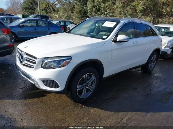 WDC0G4KB5JV105262 2018 MERCEDES-BENZ GLC - Image 2