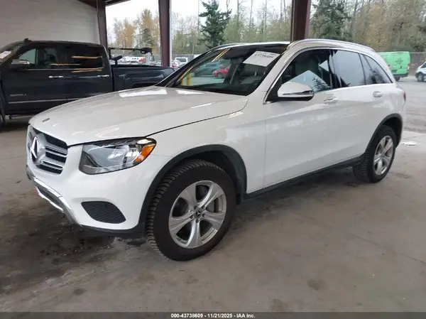 WDC0G4KB5JV109621 2018 MERCEDES-BENZ GLC - Image 2