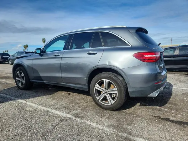 WDC0G4KB5KF529858 2019 MERCEDES-BENZ GLC - Image 2