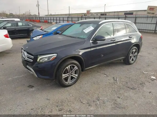WDC0G4KB5KF623187 2019 MERCEDES-BENZ GLC - Image 2