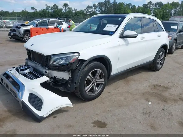 WDC0G4KB5KF660241 2019 MERCEDES-BENZ GLC - Image 2