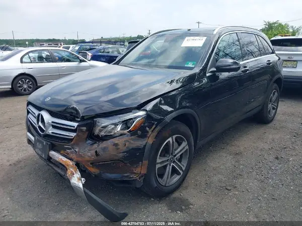 WDC0G4KB5KV136254 2019 MERCEDES-BENZ GLC - Image 2