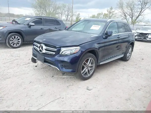 WDC0G4KB5KV185843 2019 MERCEDES-BENZ GLC - Image 2