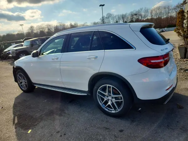 WDC0G4KB5KV188497 2019 MERCEDES-BENZ GLC - Image 2