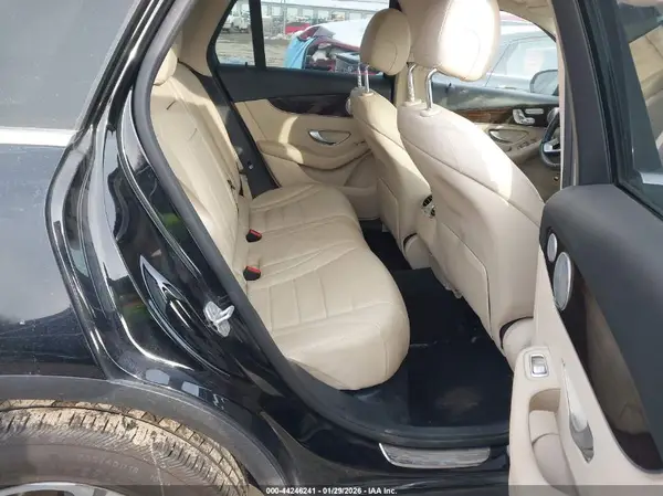 WDC0G4KB6GF005562 2016 MERCEDES-BENZ GLC - Image 8